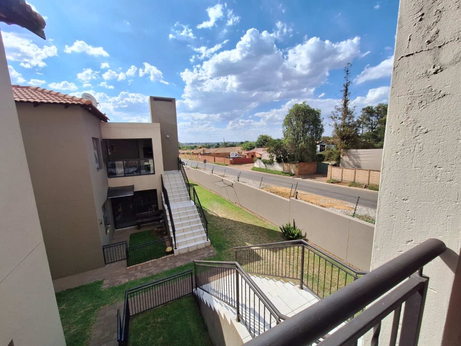 2 Bedroom Property for Sale in Goedeburg Gauteng