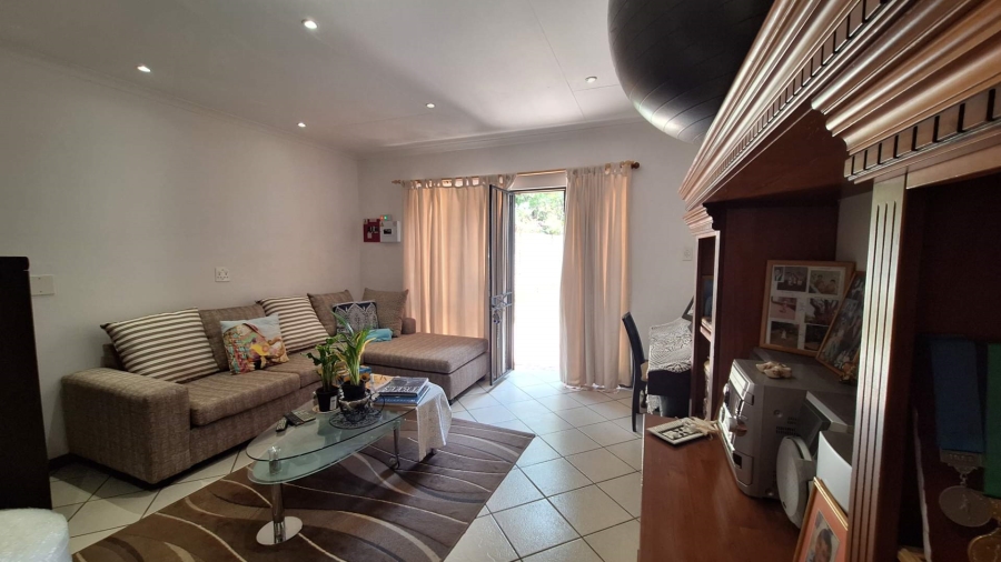 To Let 1 Bedroom Property for Rent in Robindale Gauteng