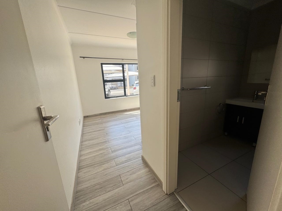 To Let 2 Bedroom Property for Rent in Erand Gardens Gauteng