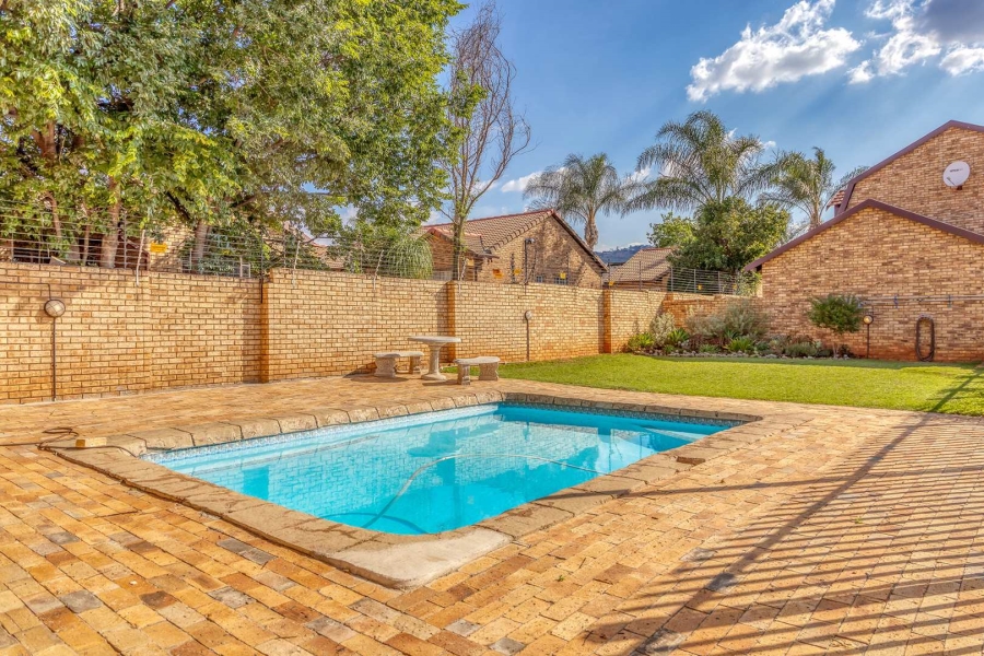 3 Bedroom Property for Sale in Willowbrook Gauteng