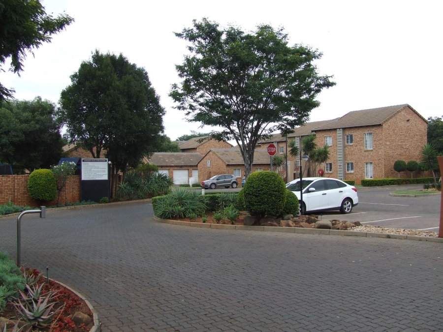 To Let 2 Bedroom Property for Rent in Equestria Gauteng