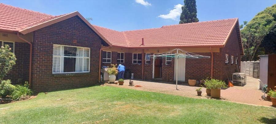 4 Bedroom Property for Sale in Birchleigh North Gauteng