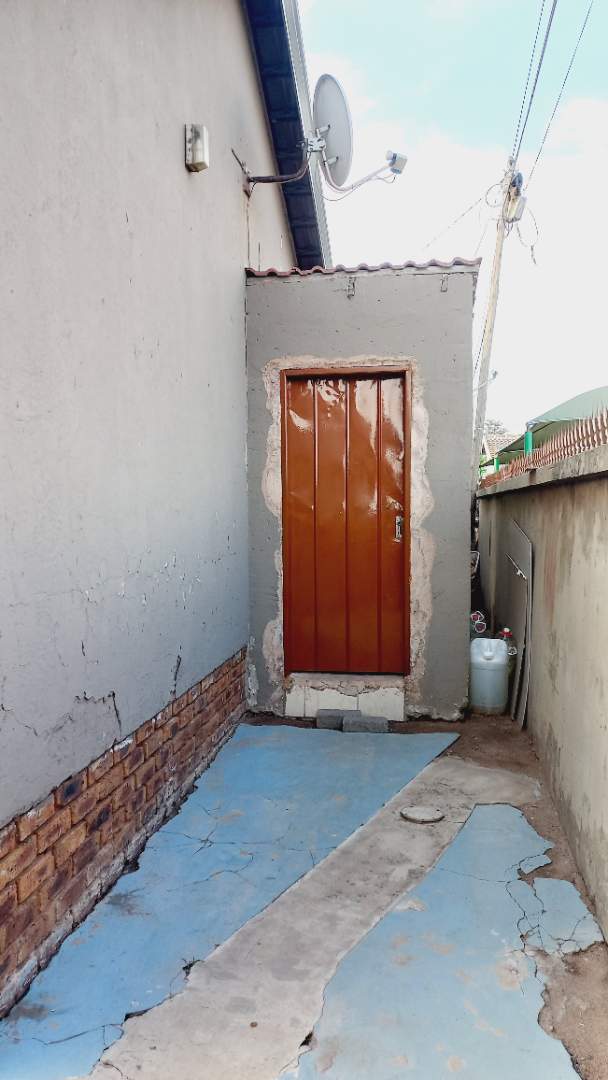 8 Bedroom Property for Sale in Daveyton Gauteng