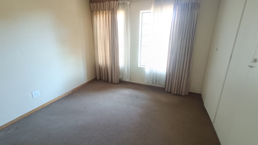 3 Bedroom Property for Sale in Hennopspark Gauteng