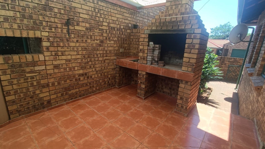 3 Bedroom Property for Sale in Hennopspark Gauteng