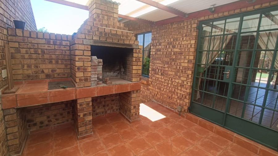 3 Bedroom Property for Sale in Hennopspark Gauteng