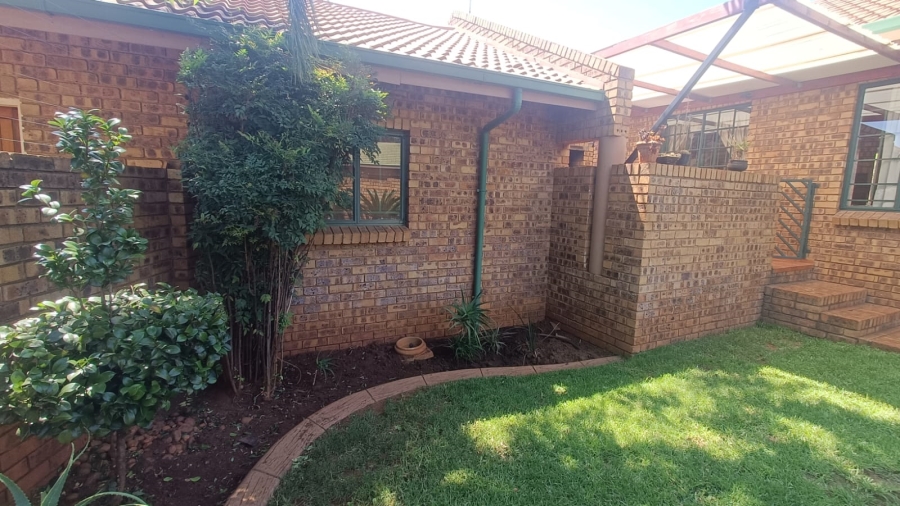 3 Bedroom Property for Sale in Hennopspark Gauteng