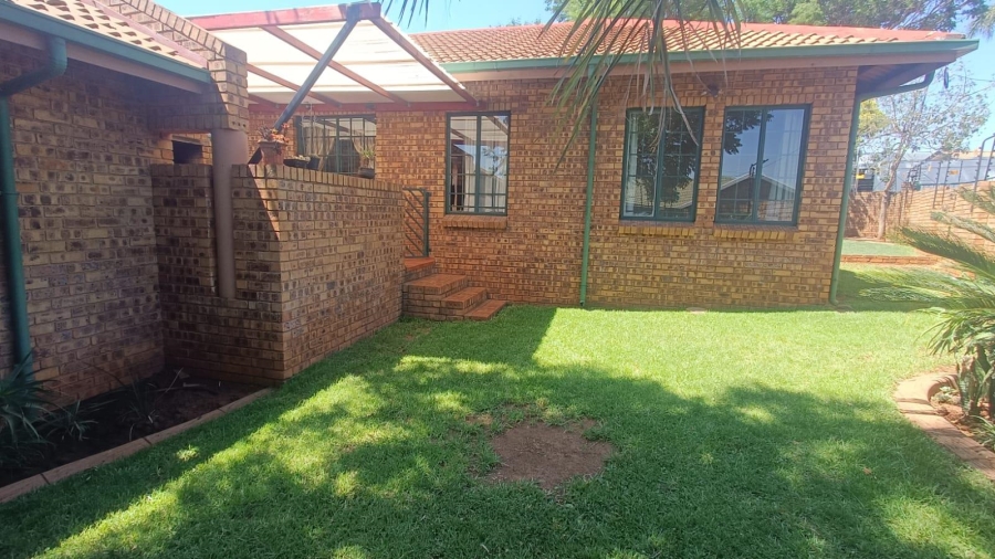 3 Bedroom Property for Sale in Hennopspark Gauteng