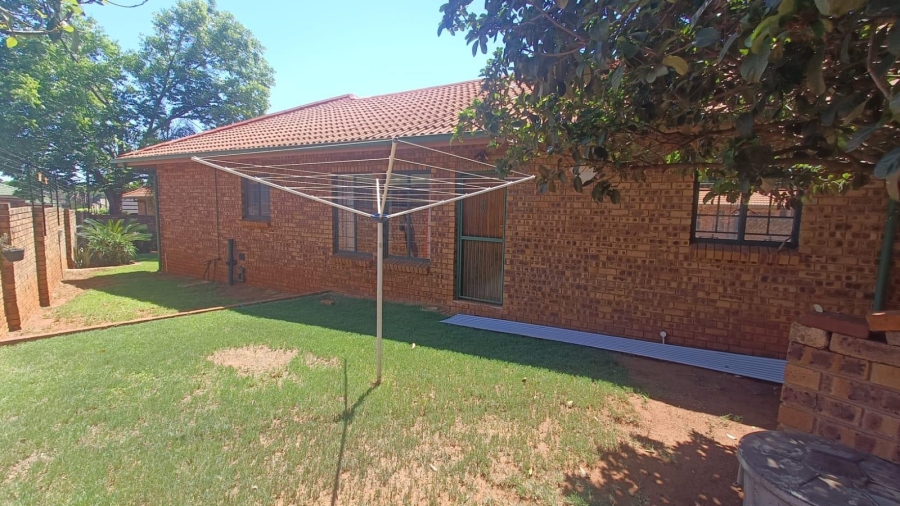 3 Bedroom Property for Sale in Hennopspark Gauteng