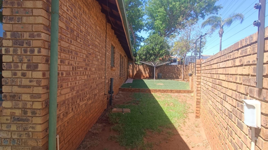 3 Bedroom Property for Sale in Hennopspark Gauteng