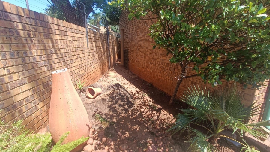 3 Bedroom Property for Sale in Hennopspark Gauteng