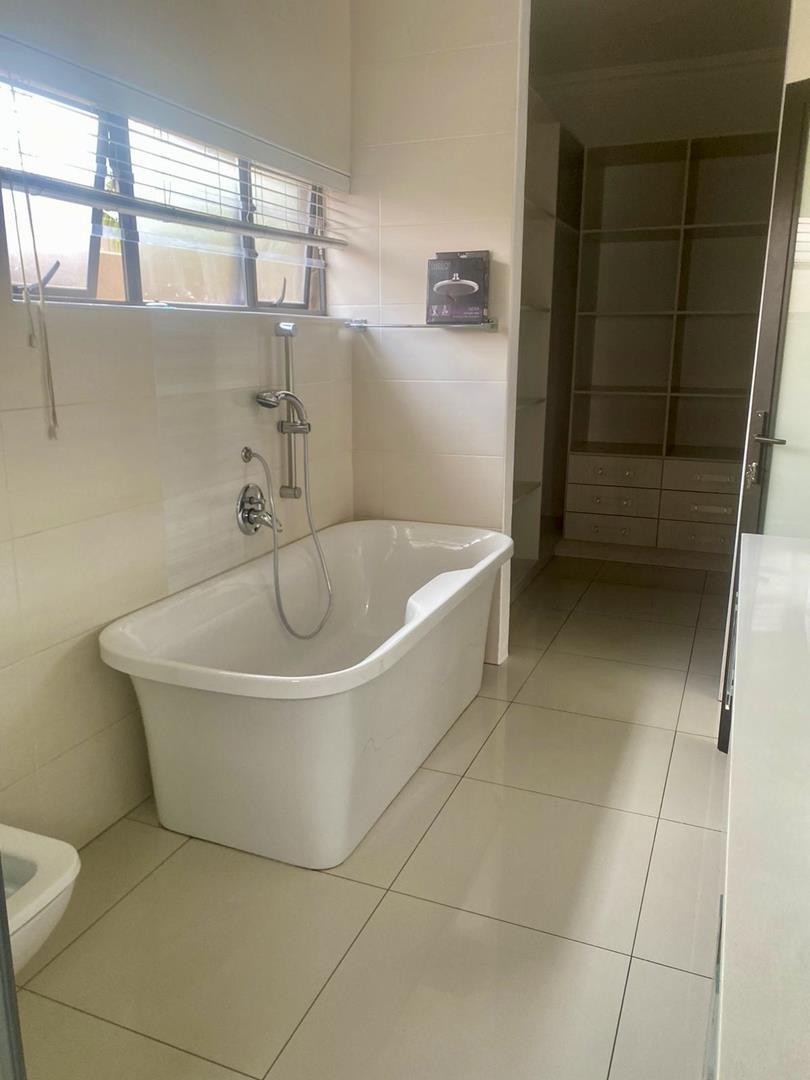 To Let 3 Bedroom Property for Rent in Beyerspark Gauteng