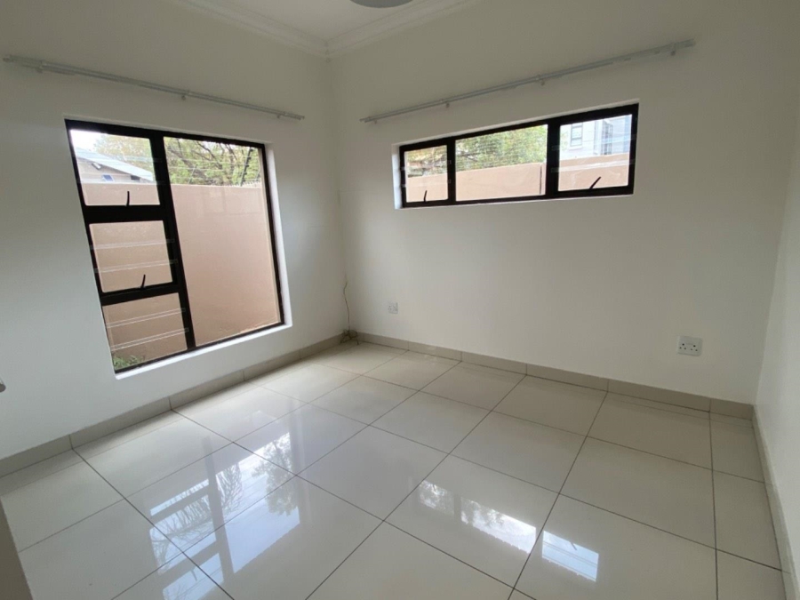 To Let 3 Bedroom Property for Rent in Beyerspark Gauteng