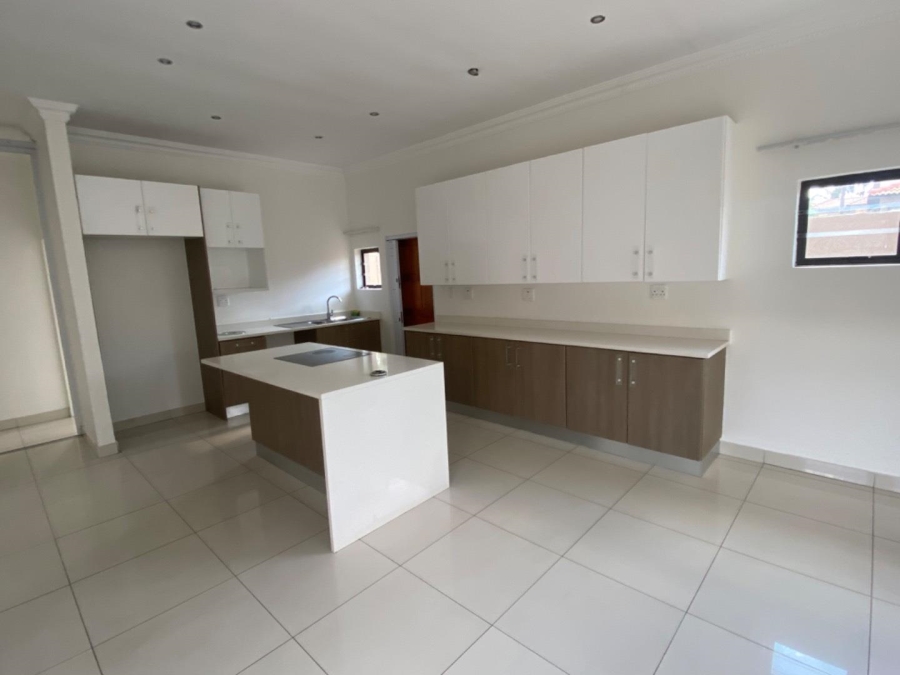 To Let 3 Bedroom Property for Rent in Beyerspark Gauteng