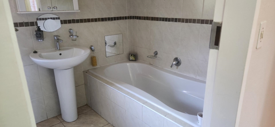 3 Bedroom Property for Sale in Brackenhurst Gauteng