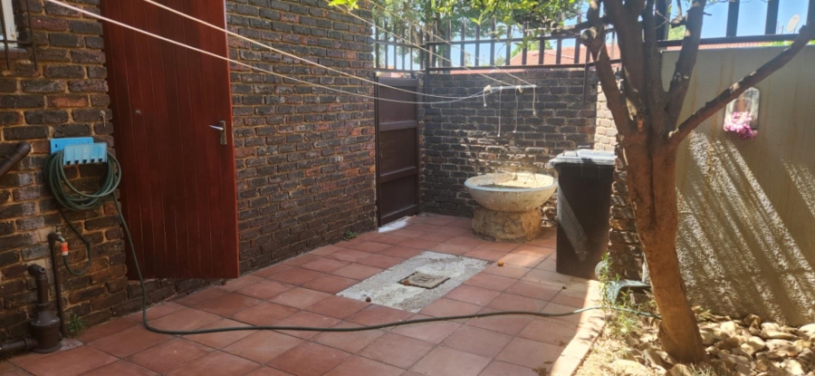 3 Bedroom Property for Sale in Brackenhurst Gauteng