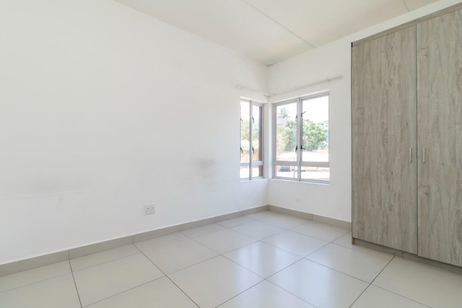 To Let 2 Bedroom Property for Rent in Magaliessig Gauteng