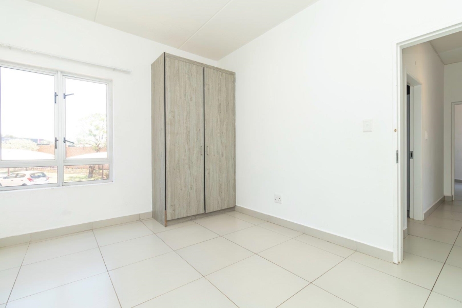 To Let 2 Bedroom Property for Rent in Magaliessig Gauteng