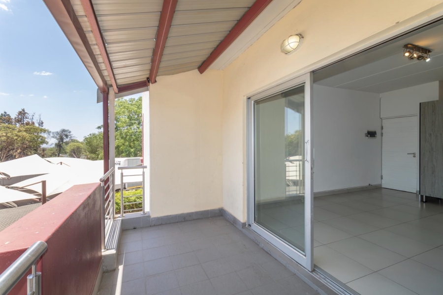 To Let 2 Bedroom Property for Rent in Magaliessig Gauteng