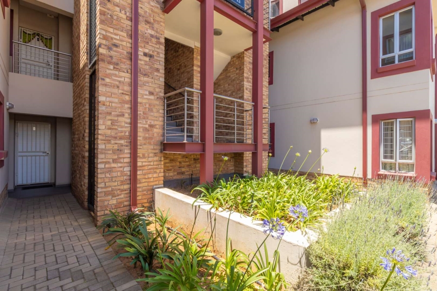 To Let 2 Bedroom Property for Rent in Magaliessig Gauteng