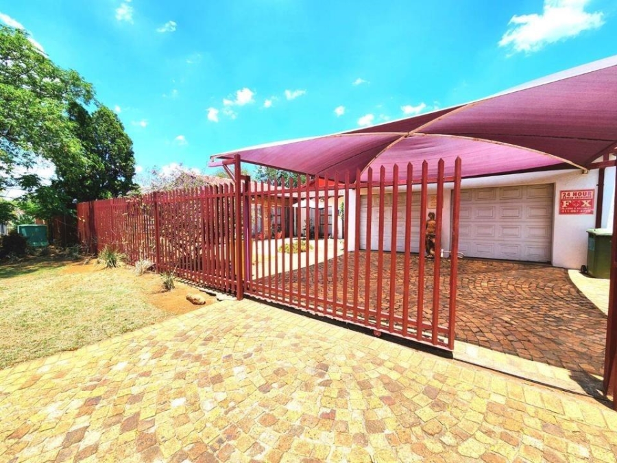 3 Bedroom Property for Sale in Mayberry Park Gauteng