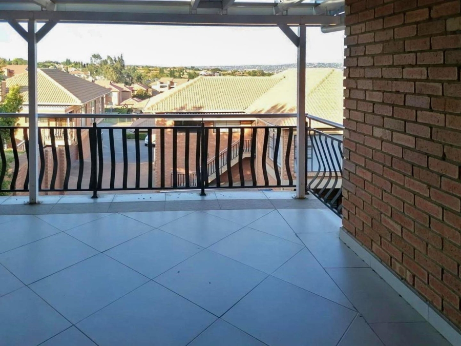 To Let 3 Bedroom Property for Rent in Olympus Gauteng