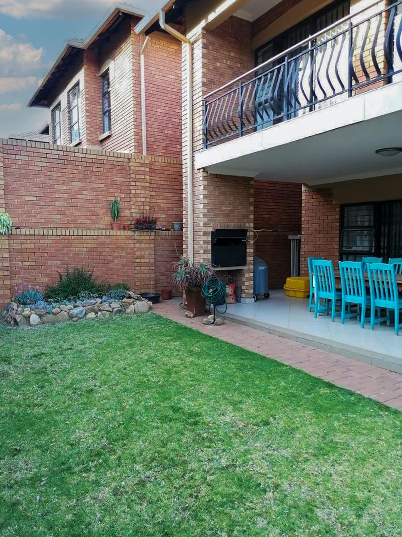 To Let 3 Bedroom Property for Rent in Olympus Gauteng