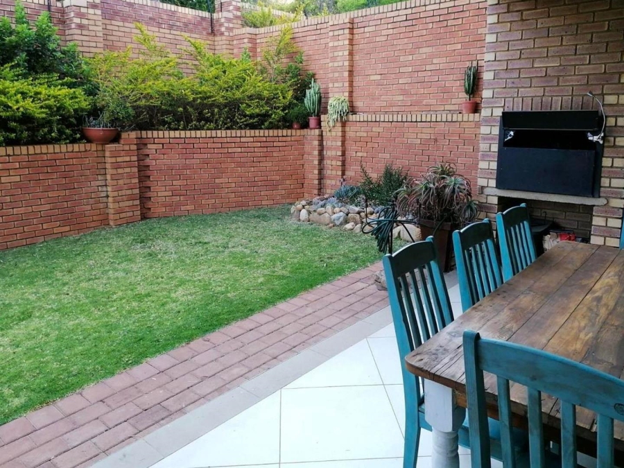 To Let 3 Bedroom Property for Rent in Olympus Gauteng