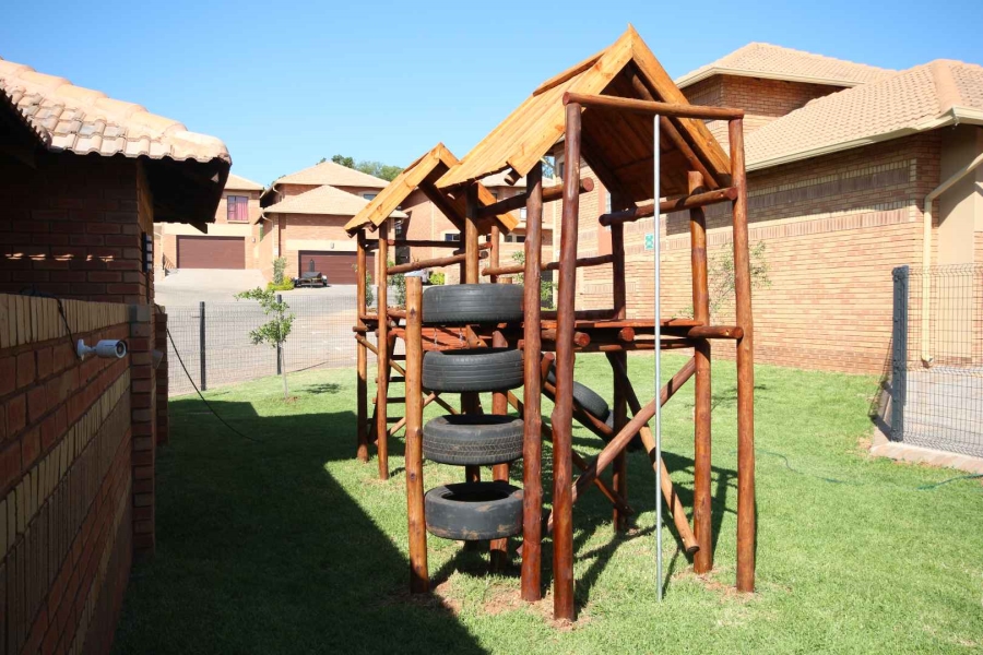 To Let 3 Bedroom Property for Rent in Olympus Gauteng