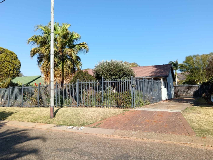 3 Bedroom Property for Sale in Dorandia Ext 7 Gauteng