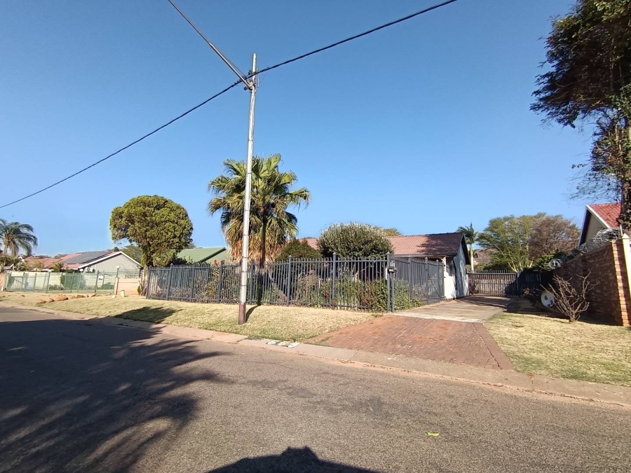 3 Bedroom Property for Sale in Dorandia Ext 7 Gauteng