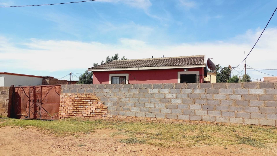 5 Bedroom Property for Sale in Drieziek Gauteng