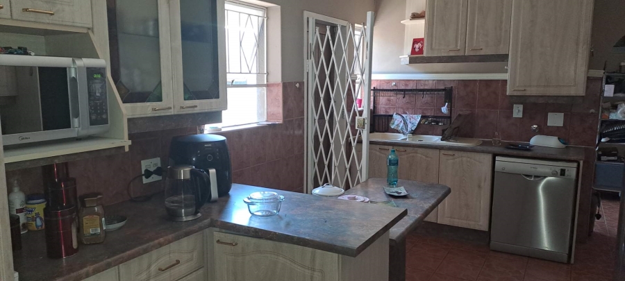 3 Bedroom Property for Sale in Brackenhurst Gauteng