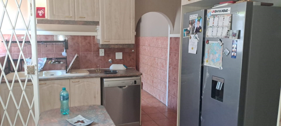 3 Bedroom Property for Sale in Brackenhurst Gauteng