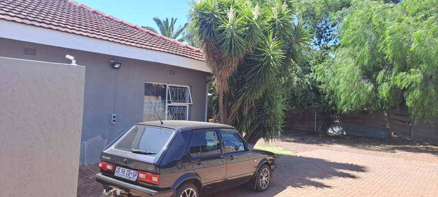 3 Bedroom Property for Sale in Brackenhurst Gauteng