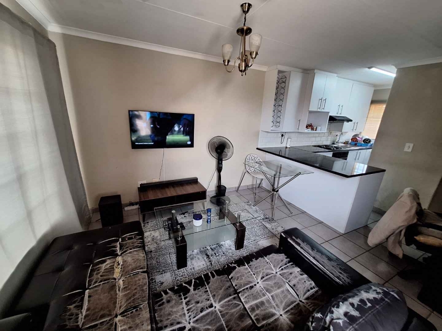 To Let 1 Bedroom Property for Rent in Radiokop Gauteng