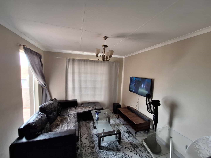 To Let 1 Bedroom Property for Rent in Radiokop Gauteng