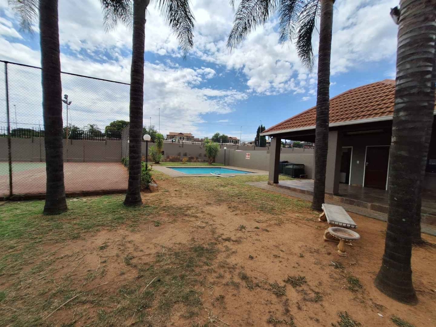 To Let 1 Bedroom Property for Rent in Radiokop Gauteng