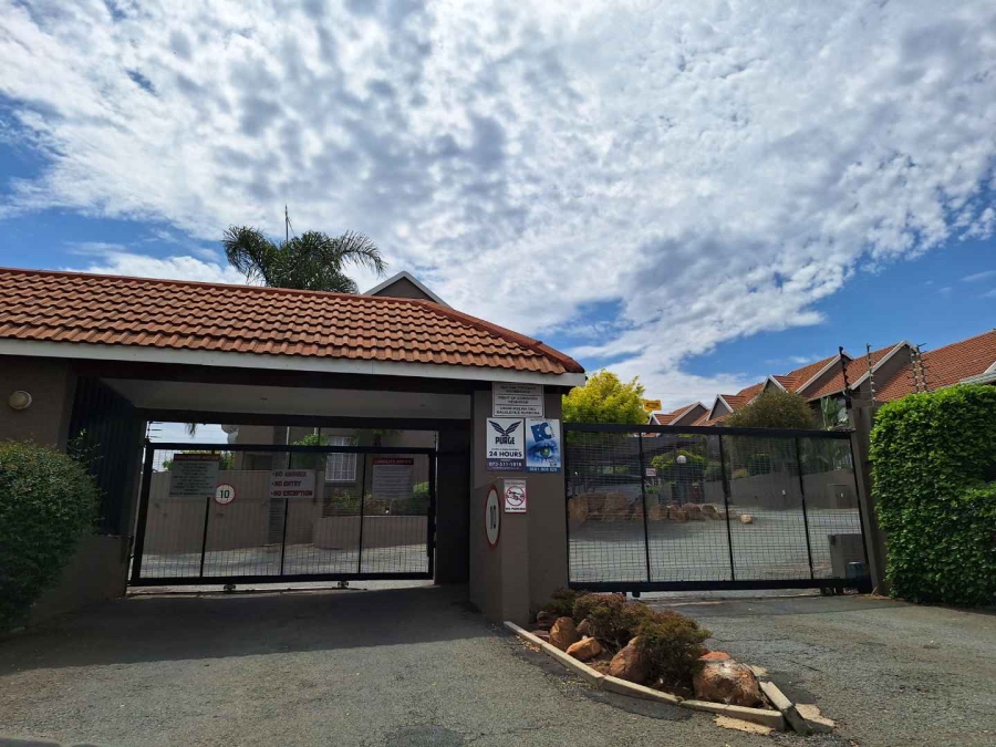 To Let 1 Bedroom Property for Rent in Radiokop Gauteng