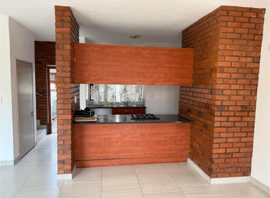 To Let 2 Bedroom Property for Rent in Midridge Park Gauteng