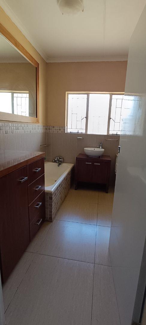 To Let 3 Bedroom Property for Rent in Birchleigh Gauteng