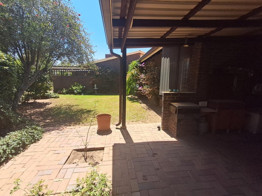 3 Bedroom Property for Sale in Brackenhurst Gauteng