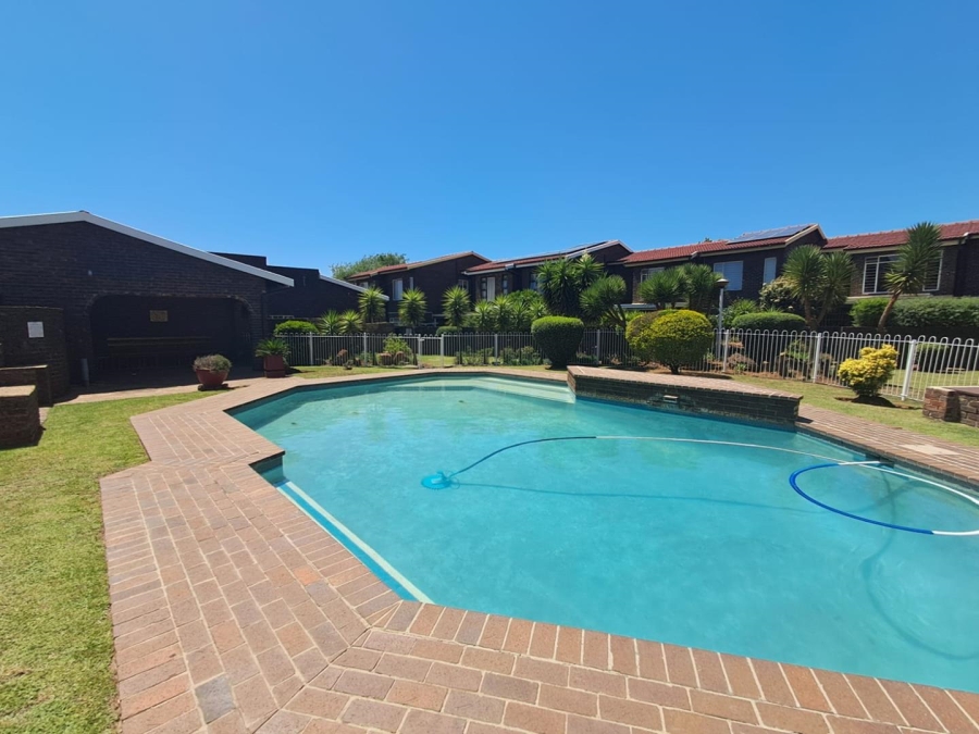 3 Bedroom Property for Sale in Brackenhurst Gauteng