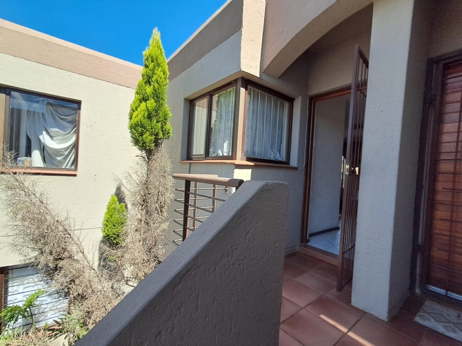 3 Bedroom Property for Sale in Glenvista Gauteng