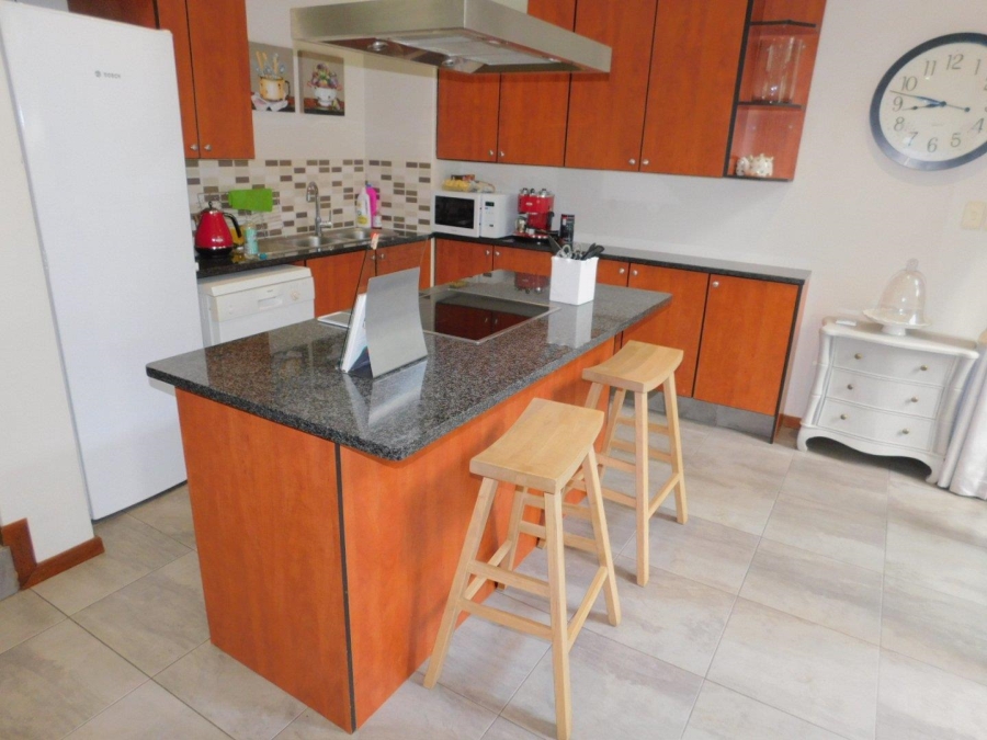 To Let 2 Bedroom Property for Rent in Bryanston Gauteng