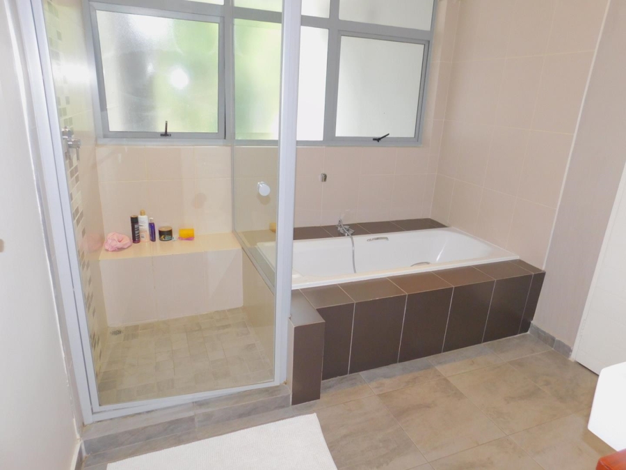 To Let 2 Bedroom Property for Rent in Bryanston Gauteng