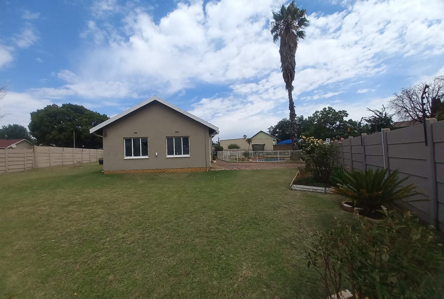 3 Bedroom Property for Sale in Edleen Gauteng