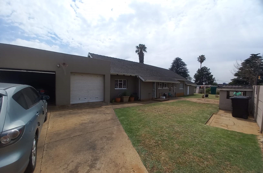 3 Bedroom Property for Sale in Edleen Gauteng