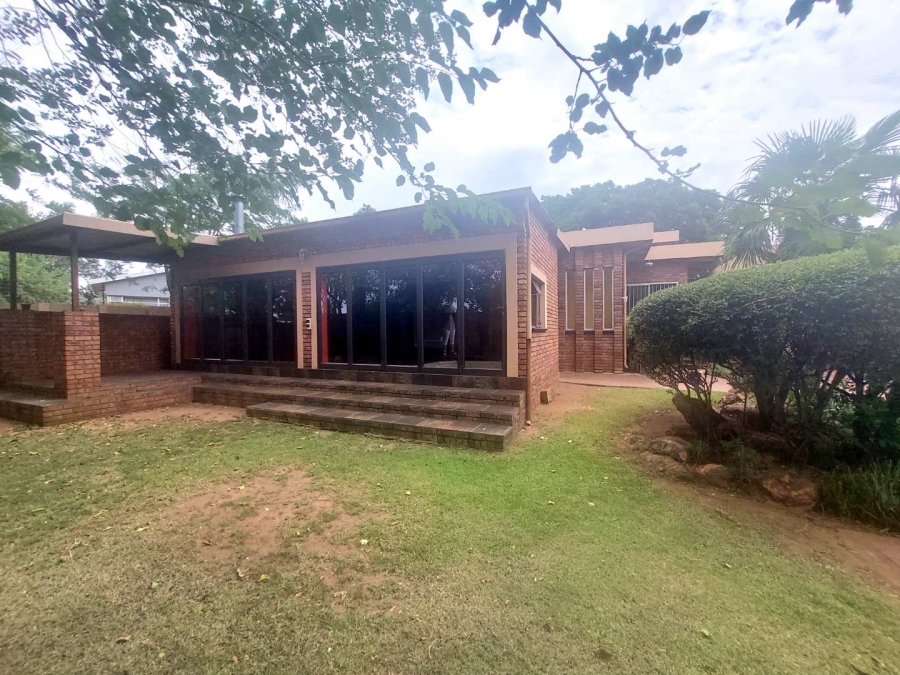 3 Bedroom Property for Sale in Farrarmere Gauteng