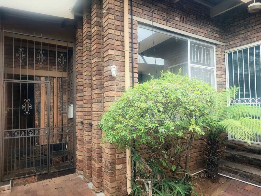 3 Bedroom Property for Sale in Farrarmere Gauteng